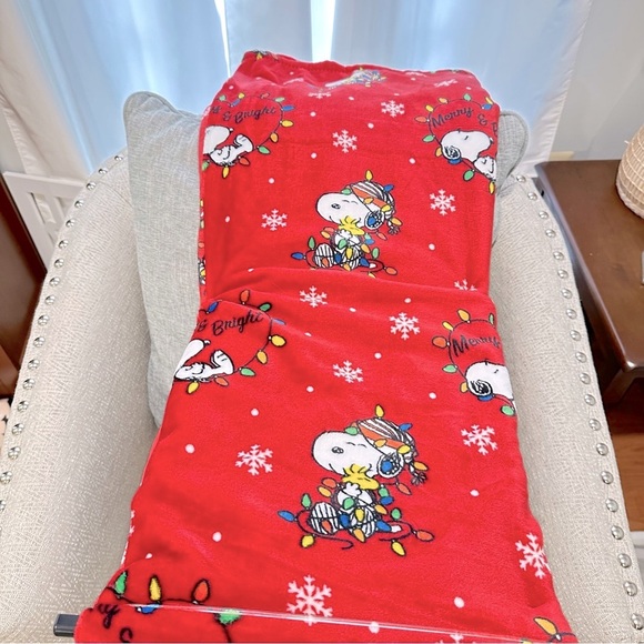 Peanuts Snoopy Woodstock Christmas Throw Blanket Fleece in red 70 x 60. - Picture 3 of 7